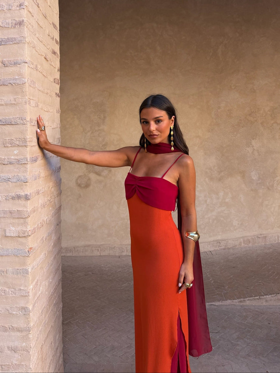 Zahara | Vestido Largo con Pañuelo en Contraste – Naranja y Rojo