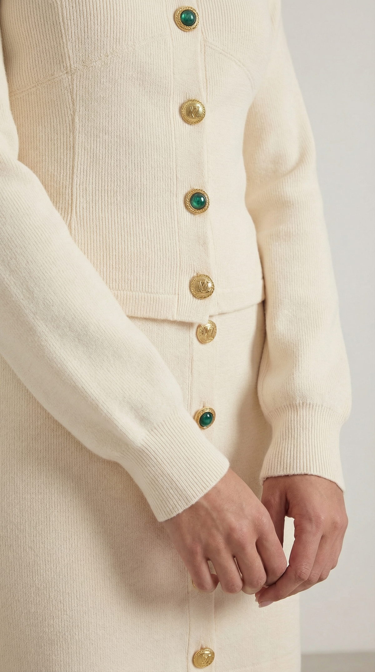 Conjunto de Chaqueta de Punto y Falda con Botones Carrie